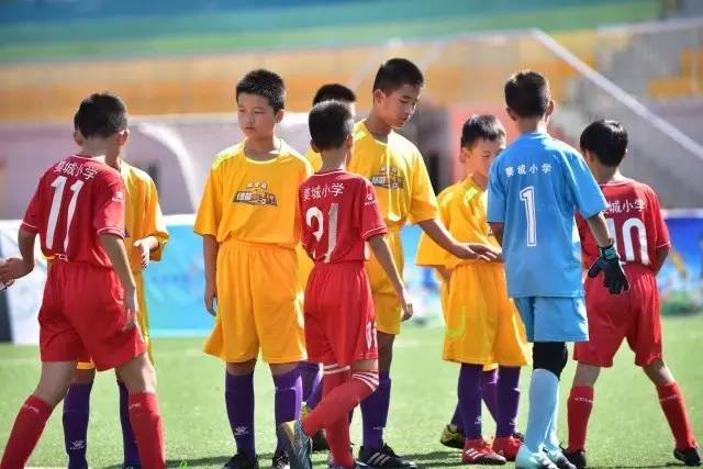 库里21分亚历山大空砍52分 勇士力克雷霆2连胜