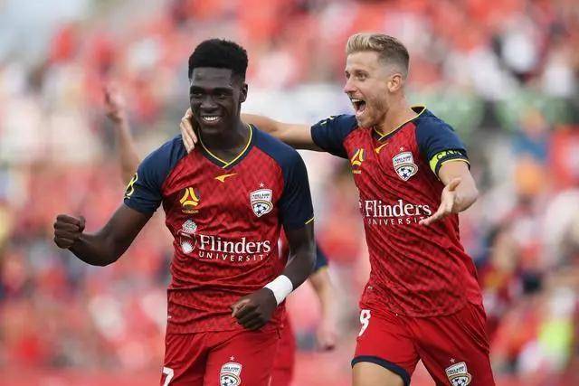 格林37分火箭大胜奇才4连胜 雄鹿逆转战胜76人